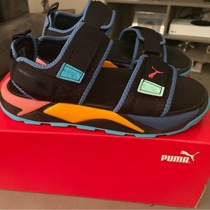Grade school puma sandals sz 6